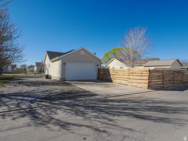 2087 E WEEPING WILLOW WAY, Eagle Mountain, UT 84005