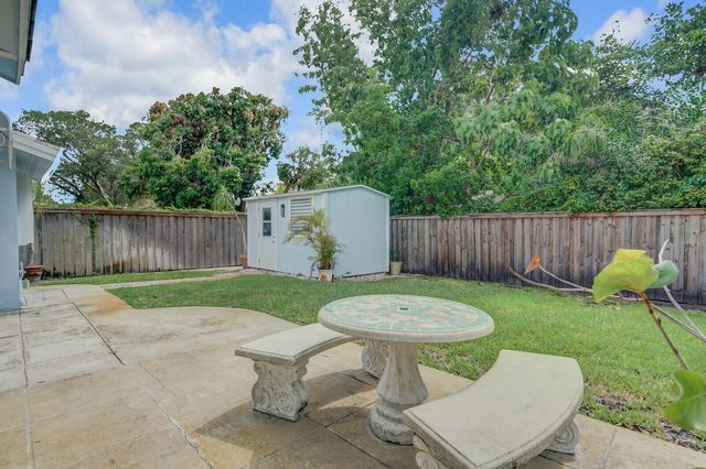 3410 Poinsettia Avenue, West Palm Beach, FL 33407