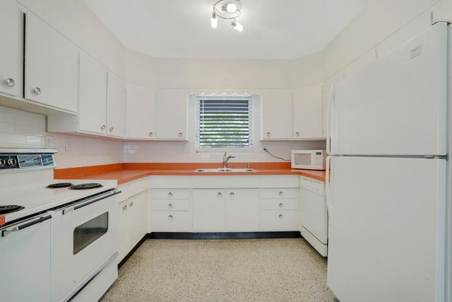 3410 Poinsettia Avenue, West Palm Beach, FL 33407