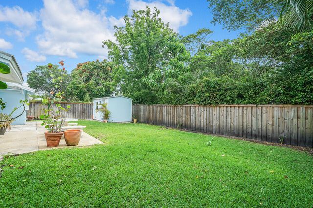 3410 Poinsettia Avenue, West Palm Beach, FL 33407