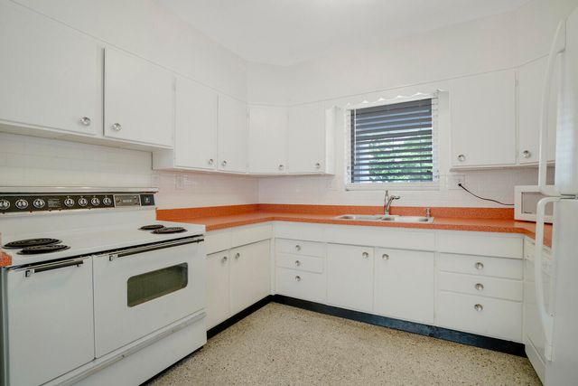 3410 Poinsettia Avenue, West Palm Beach, FL 33407