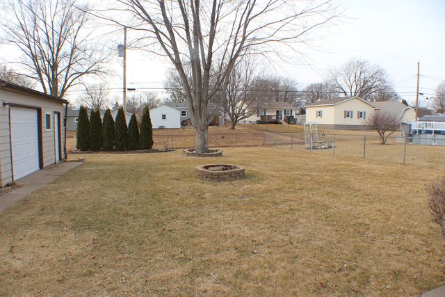 2104 N Ohio Avenue, Davenport, IA 52804