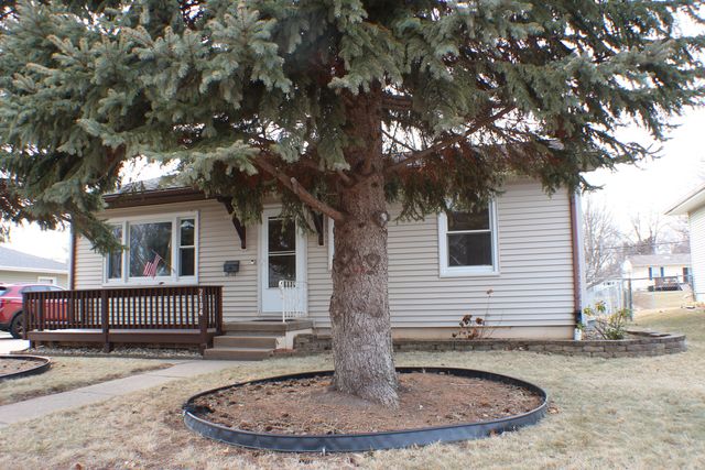 2104 N Ohio Avenue, Davenport, IA 52804