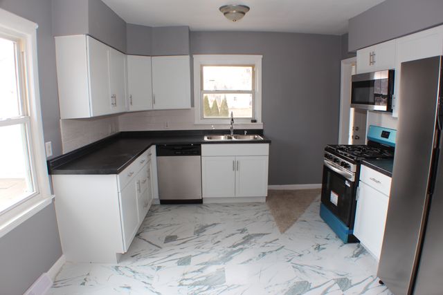 2104 N Ohio Avenue, Davenport, IA 52804