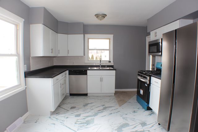 2104 N Ohio Avenue, Davenport, IA 52804