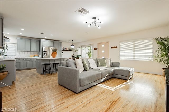 1140 South 6th Street, Las Vegas, NV 89104