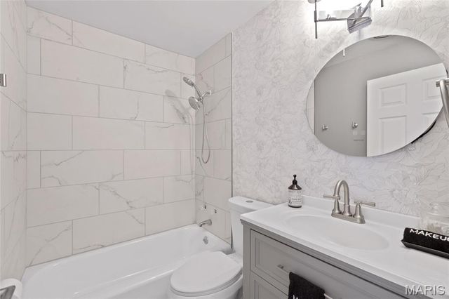 12457 Cohasset Lane, St Louis, MO 63146
