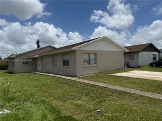 772 NW 5th St 772, Florida City, FL 33034