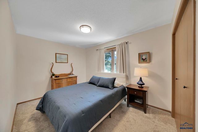 7376 KINGBIRD CT, Rapid City, SD 57702