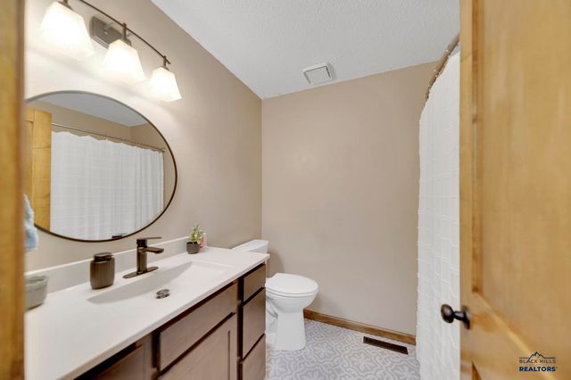 7376 KINGBIRD CT, Rapid City, SD 57702