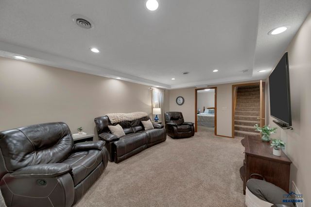 7376 KINGBIRD CT, Rapid City, SD 57702