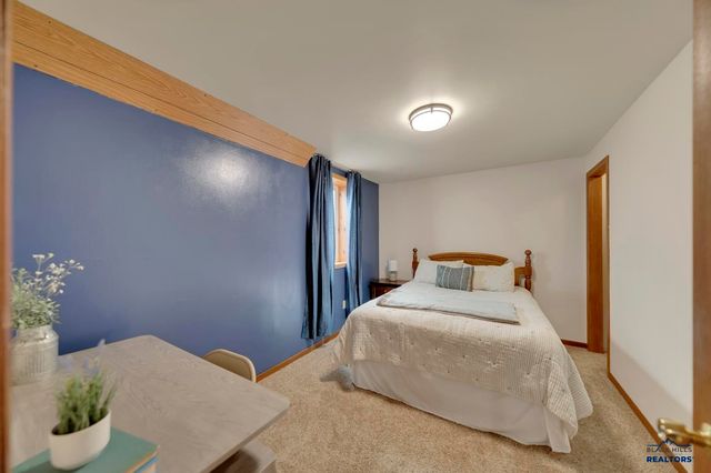7376 KINGBIRD CT, Rapid City, SD 57702