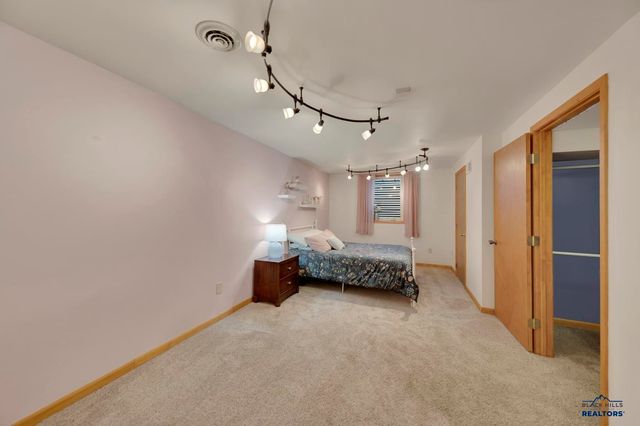 7376 KINGBIRD CT, Rapid City, SD 57702