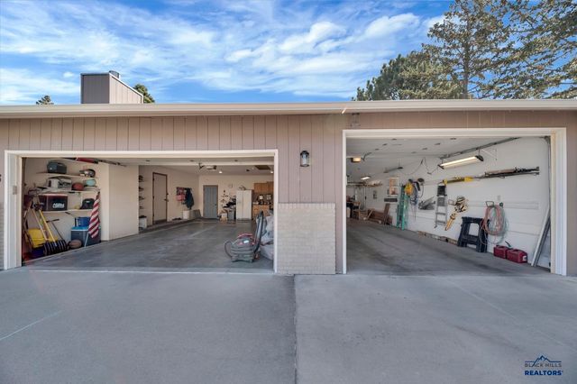 7376 KINGBIRD CT, Rapid City, SD 57702