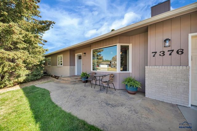 7376 KINGBIRD CT, Rapid City, SD 57702