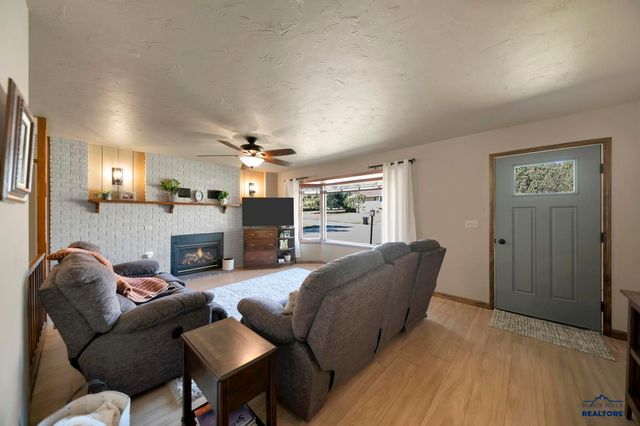 7376 KINGBIRD CT, Rapid City, SD 57702