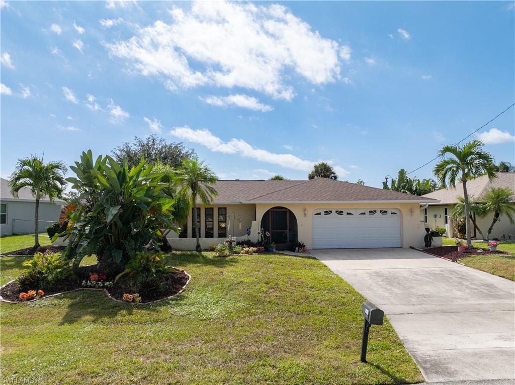 Image 24 of property listing at 1120 SE 29th TER, Cape Coral, FL 33904