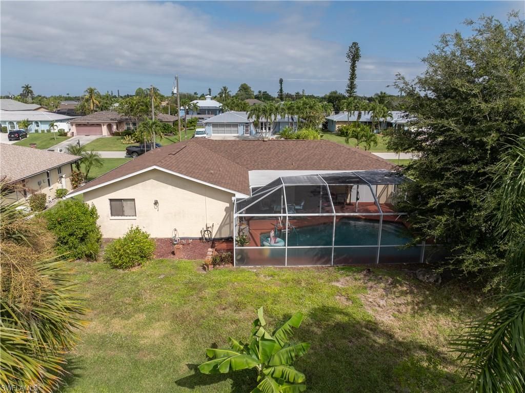 Image 31 of property listing at 1120 SE 29th TER, Cape Coral, FL 33904