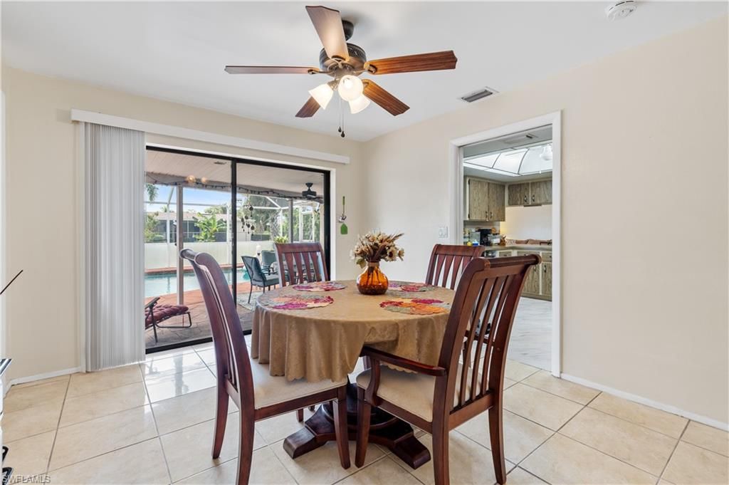 Image 8 of property listing at 1120 SE 29th TER, Cape Coral, FL 33904