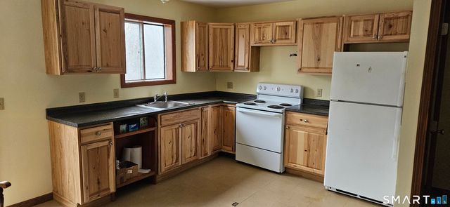 168 Mulloy Road APT 10, Waterbury, CT 06705