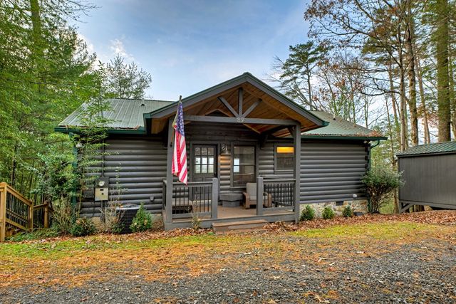 89 N Whitepath Circle, Ellijay, GA 30540