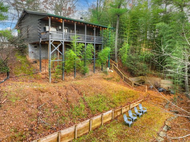 89 N Whitepath Circle, Ellijay, GA 30540