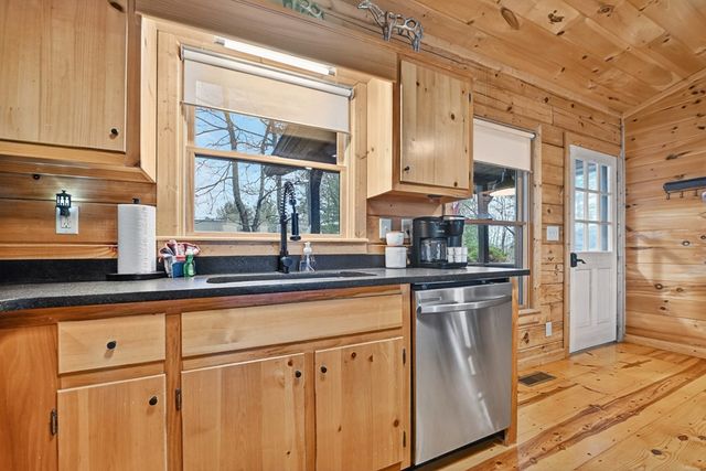 89 N Whitepath Circle, Ellijay, GA 30540