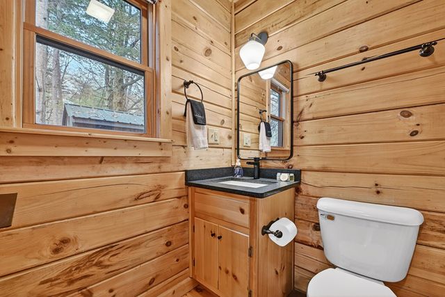 89 N Whitepath Circle, Ellijay, GA 30540