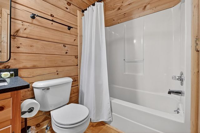 89 N Whitepath Circle, Ellijay, GA 30540