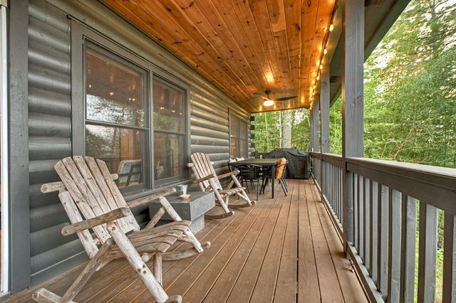 89 N Whitepath Circle, Ellijay, GA 30540