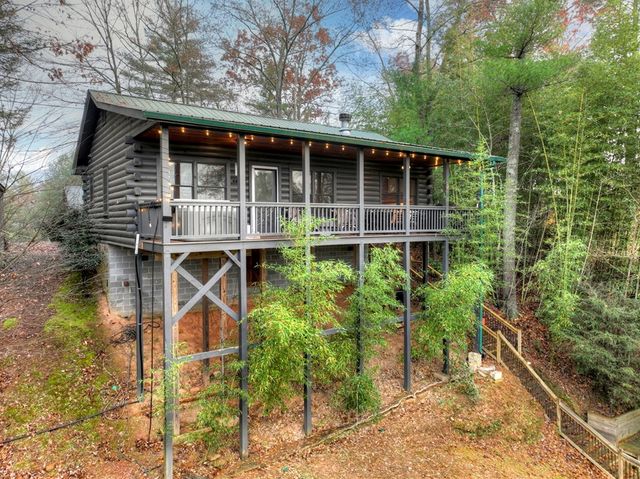 89 N Whitepath Circle, Ellijay, GA 30540