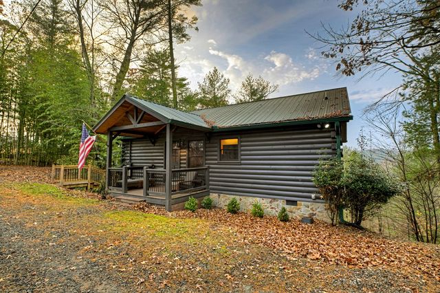 89 N Whitepath Circle, Ellijay, GA 30540