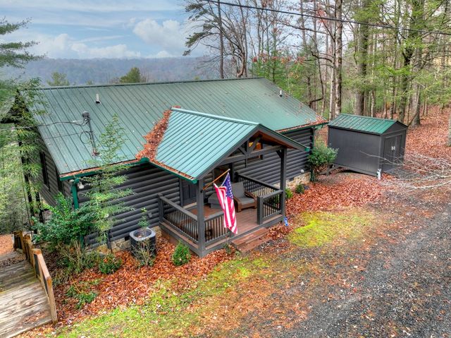89 N Whitepath Circle, Ellijay, GA 30540
