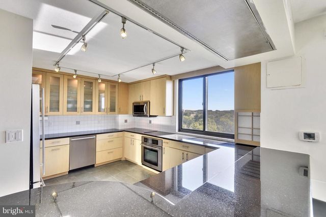 7420 WESTLAKE TER #1211, Bethesda, MD 20817