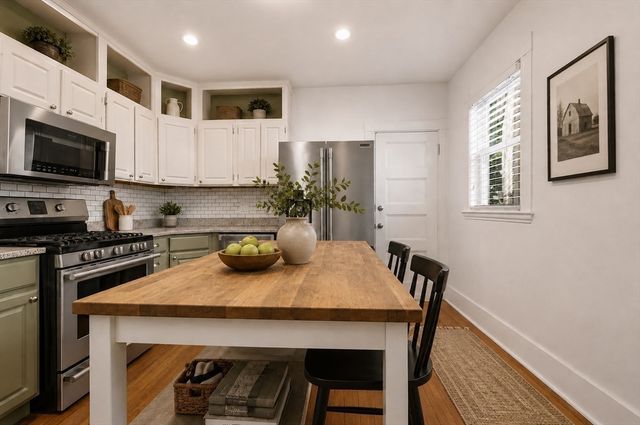 124 Melville Ave 1, Boston, MA 02124