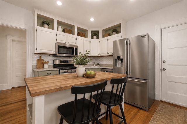 124 Melville Ave 1, Boston, MA 02124