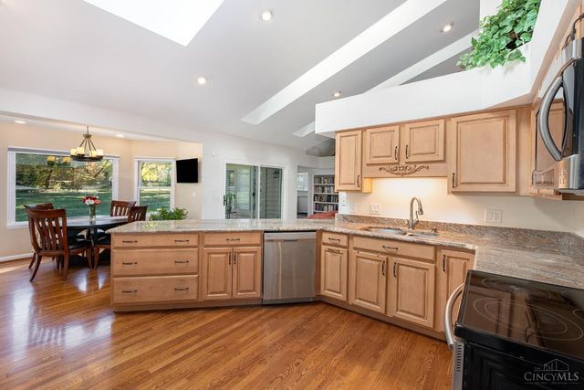 8126 Baywood Court, Maineville, OH 45039