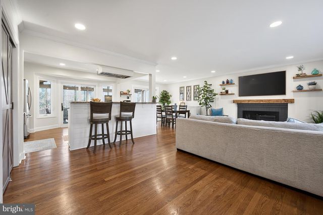 3809 MOSS DR, Annandale, VA 22003