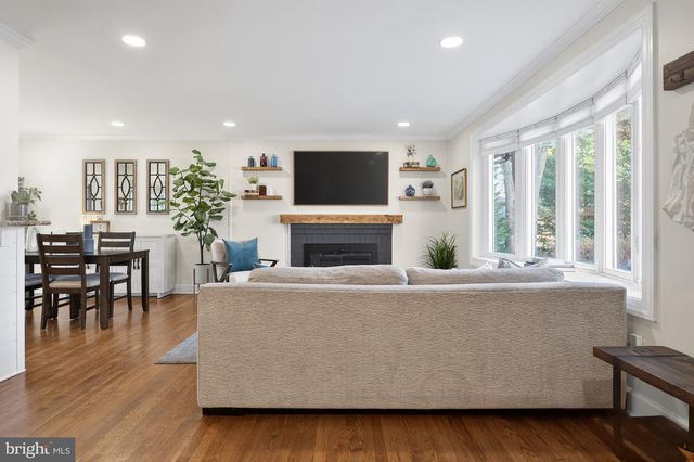 3809 MOSS DR, Annandale, VA 22003