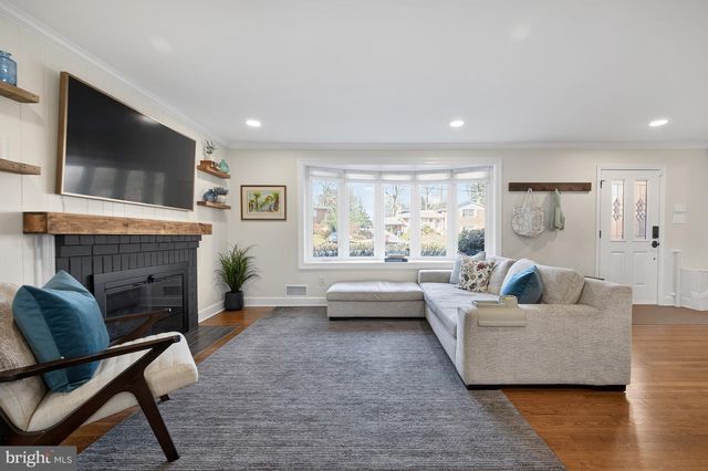 3809 MOSS DR, Annandale, VA 22003