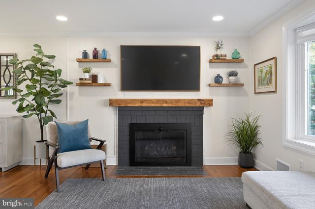 3809 MOSS DR, Annandale, VA 22003