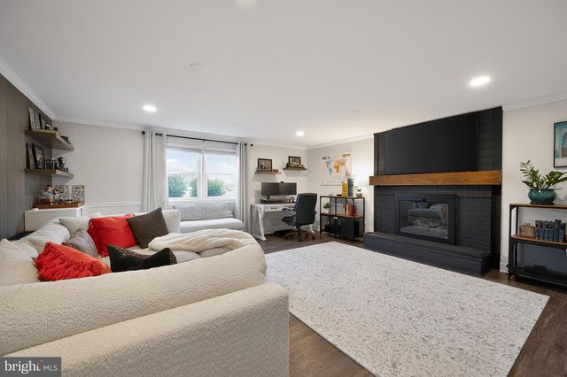 3809 MOSS DR, Annandale, VA 22003