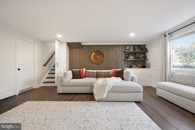 3809 MOSS DR, Annandale, VA 22003