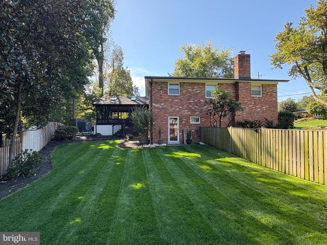 3809 MOSS DR, Annandale, VA 22003