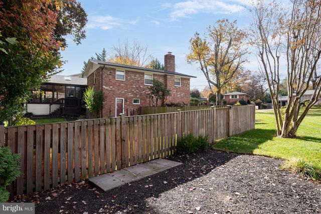 3809 MOSS DR, Annandale, VA 22003