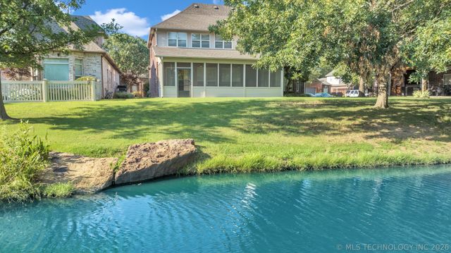 7909 E Freeport Place, Broken Arrow, OK 74014