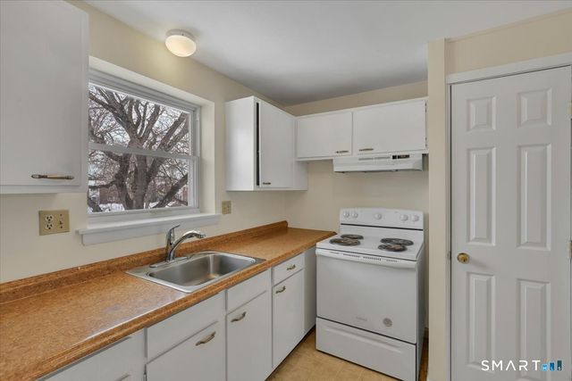 3 Colonial Drive APT C, Rocky Hill, CT 06067