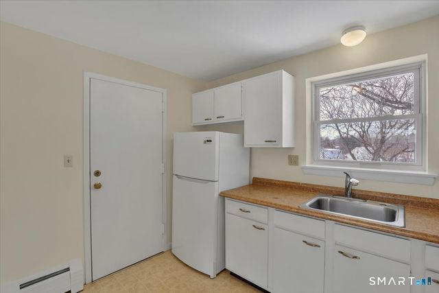 3 Colonial Drive APT C, Rocky Hill, CT 06067