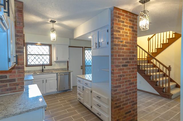 2265 EASTON DR, Cordova, TN 38016