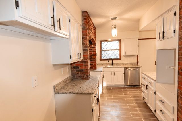 2265 EASTON DR, Cordova, TN 38016